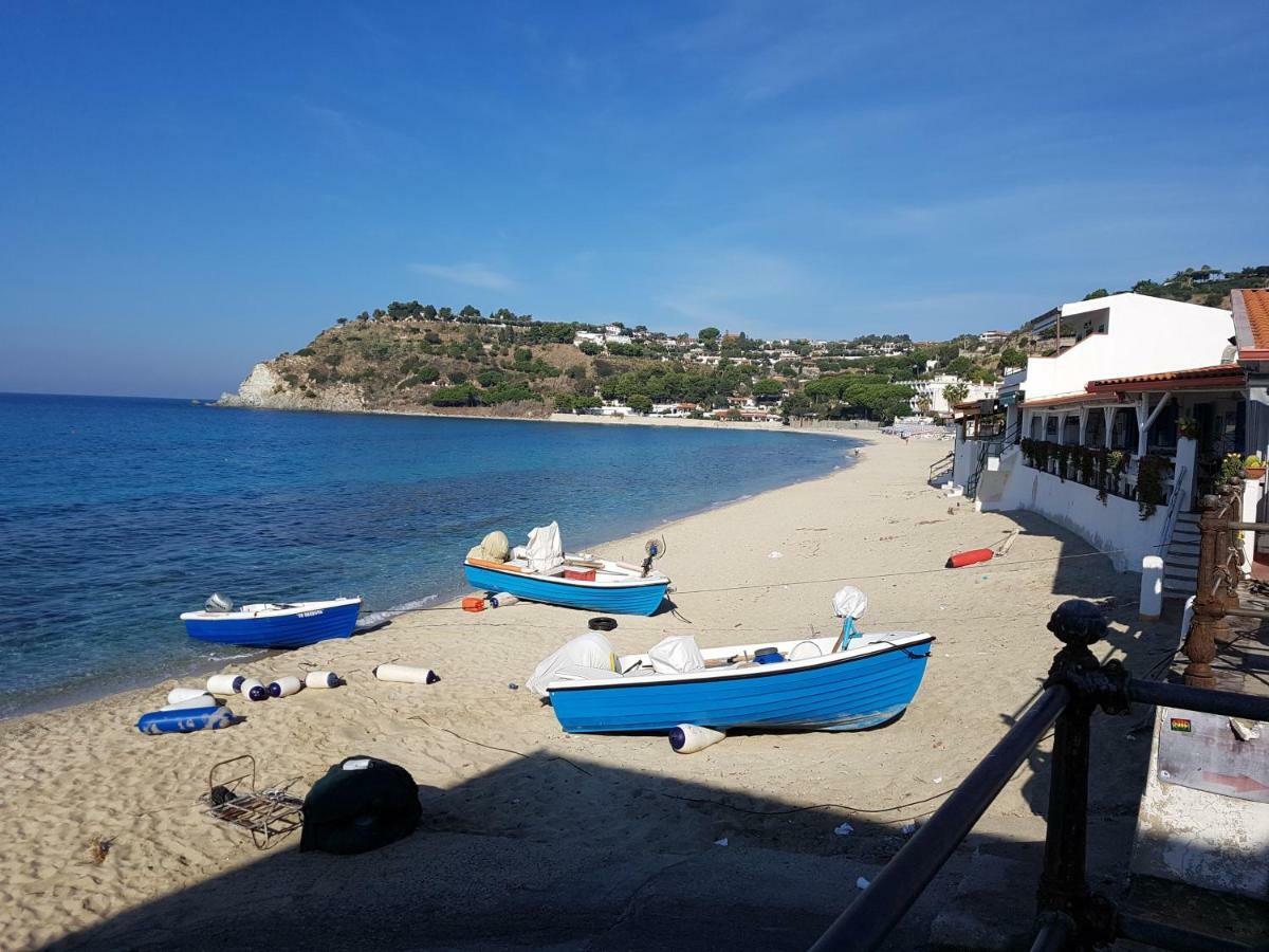 B&B Villa Sofa Capo Vaticano Buitenkant foto
