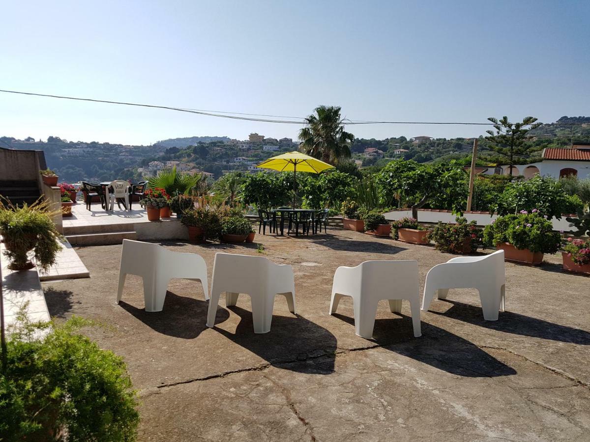 B&B Villa Sofa Capo Vaticano Buitenkant foto